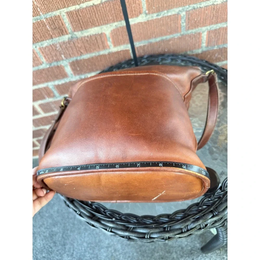 Vintage 1970-1980s Coach Brown Bucket Bag Medium Zip Top